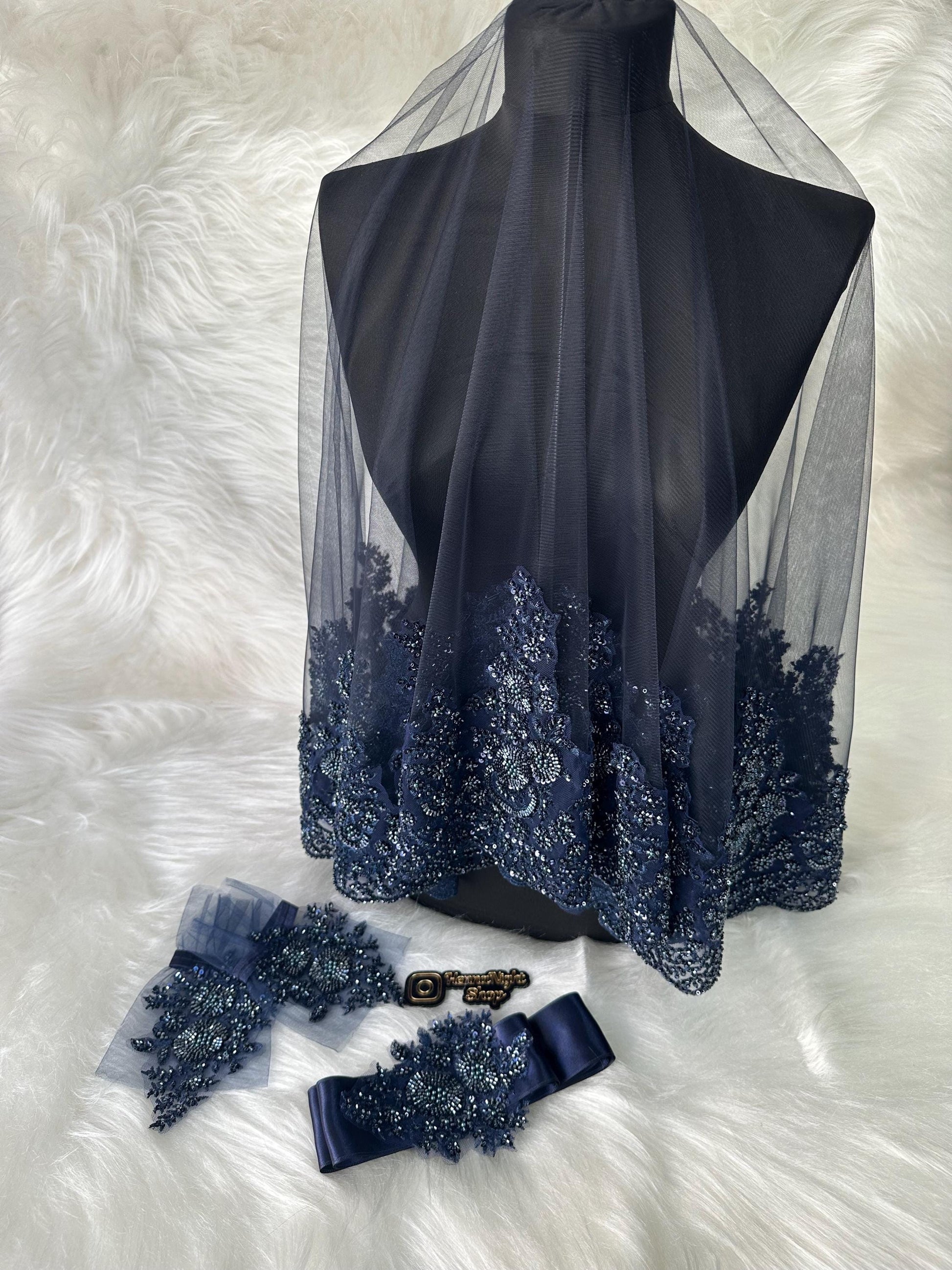 dark blue henna veil, gloves, belt